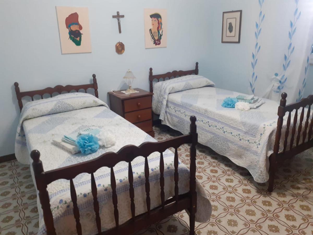 הוילה SantʼAntìoco Casa Blu Oltremare מראה חיצוני תמונה